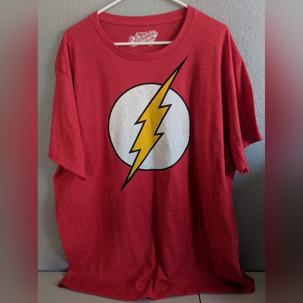 Men's Retro Red Graphic Tshirt DC Comic Geek Culture Cosplay Collectible